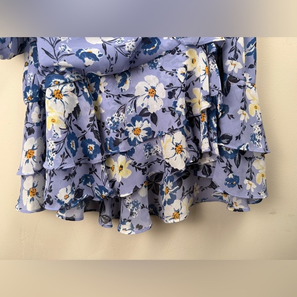 ASTR The Label Floral Shoulder Dress Ruffle Skirt Size Small - Picture 6 of 13